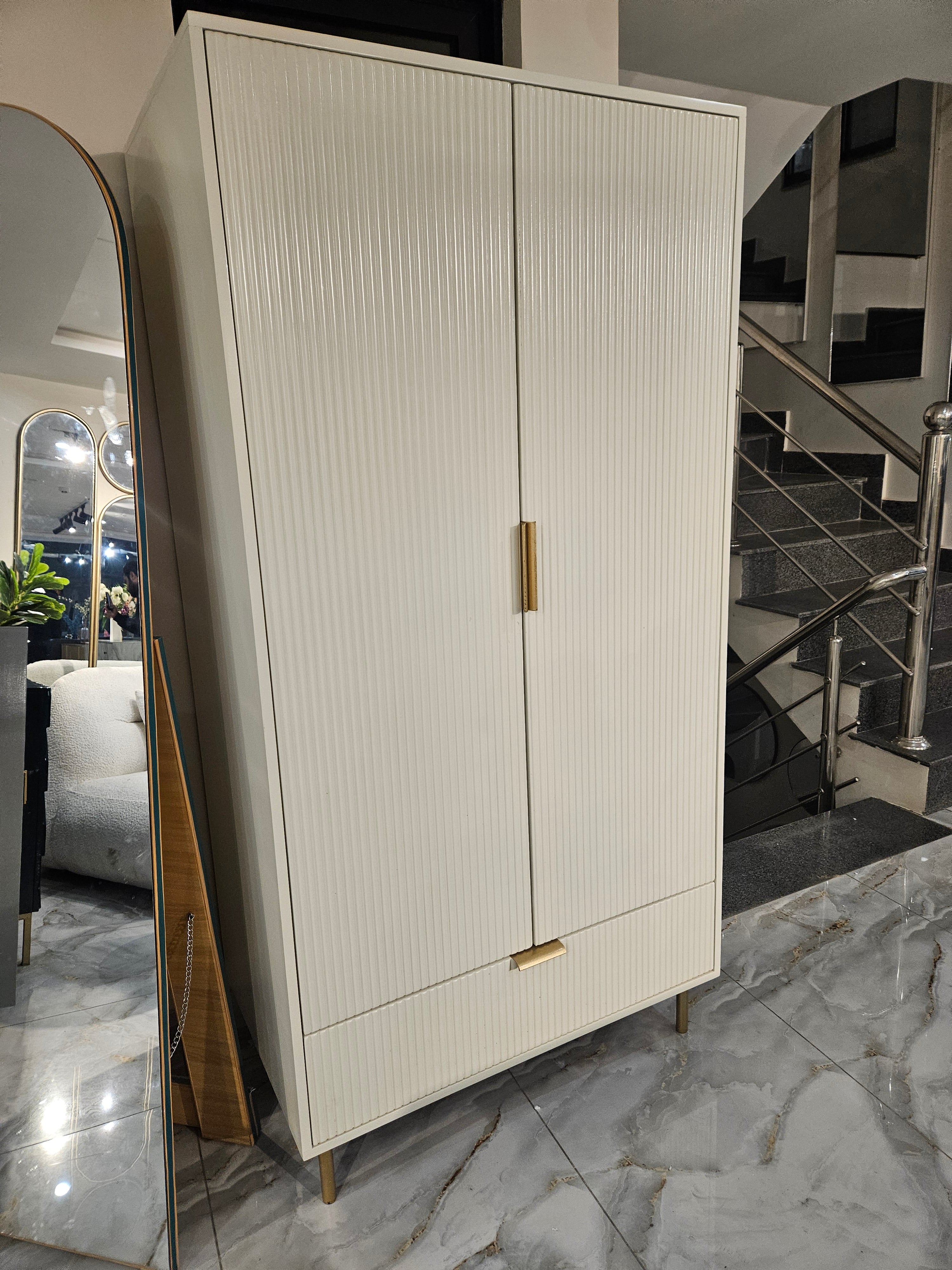 Quinn wardrobe