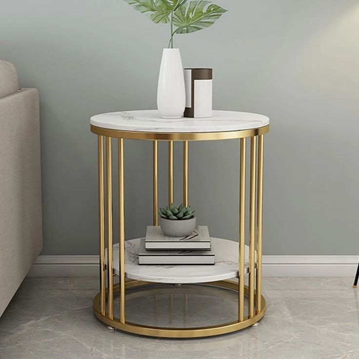 Hnaley metal table