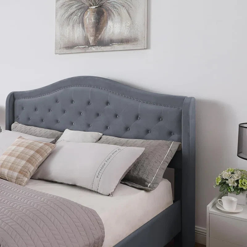 Aleathia queen size bed