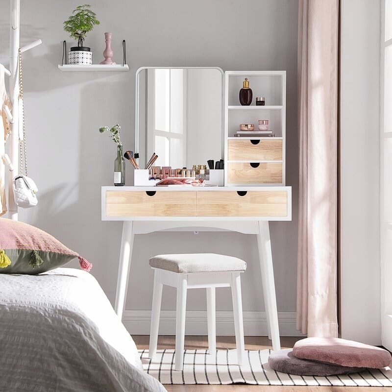 Rubby makeup vanity