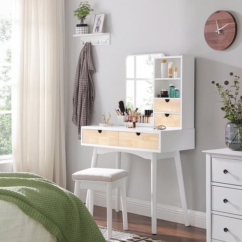 Rubby makeup vanity