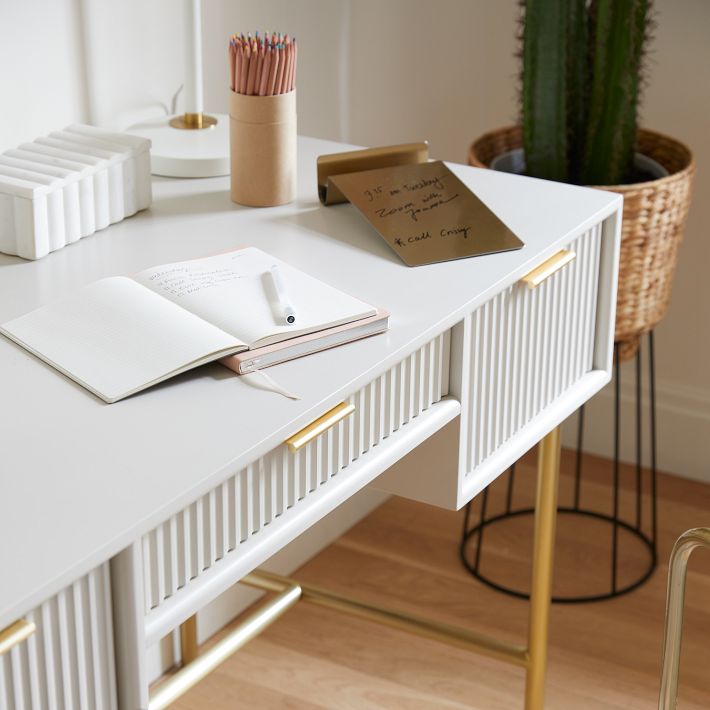 Quinn desk