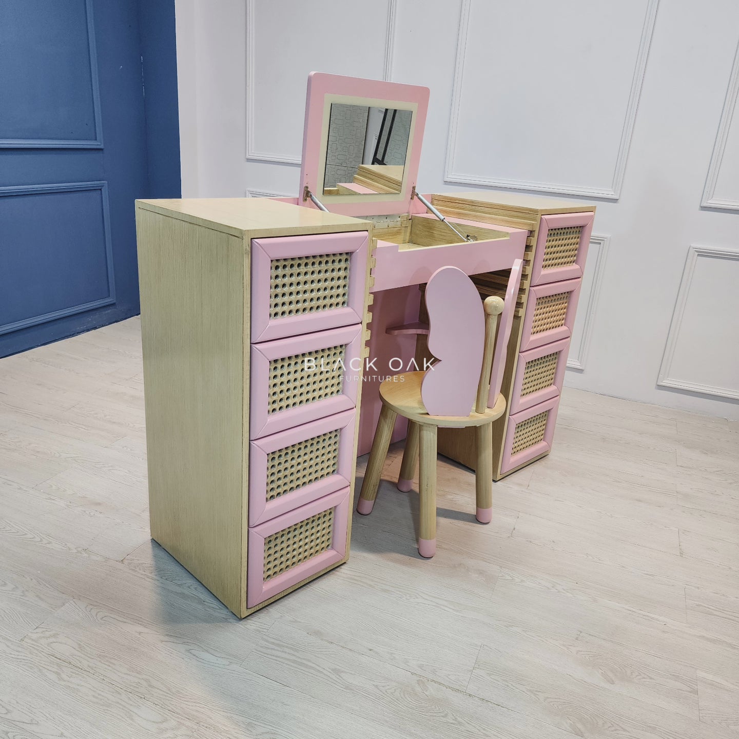 Butterfly makeup dresser